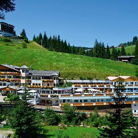 Hotel Schwarzenbach ノーヴァ・ポネンテ エクステリア 写真