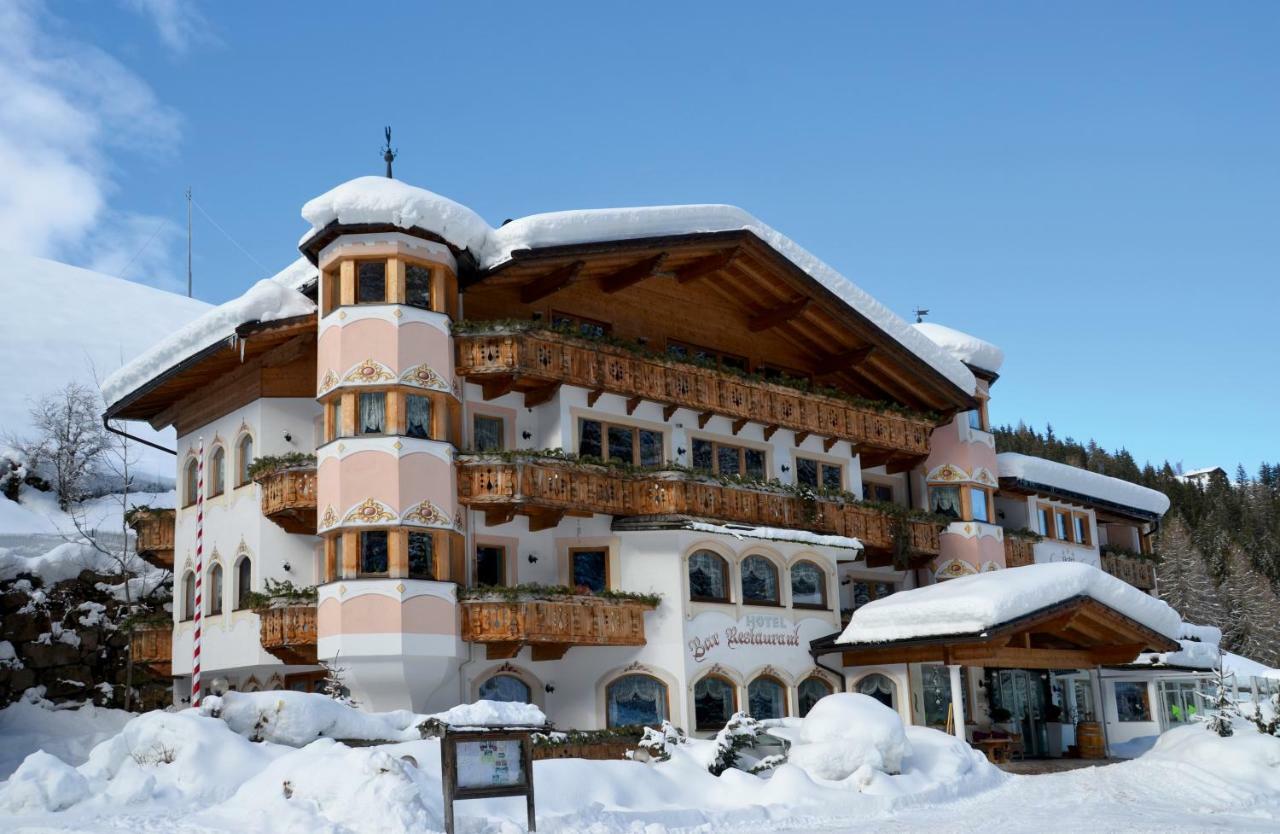 Hotel Schwarzenbach ノーヴァ・ポネンテ エクステリア 写真